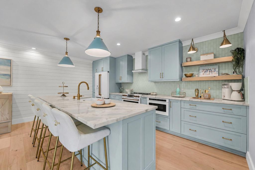 1481 Center Street Extension 204, Mount Pleasant, SC 29464