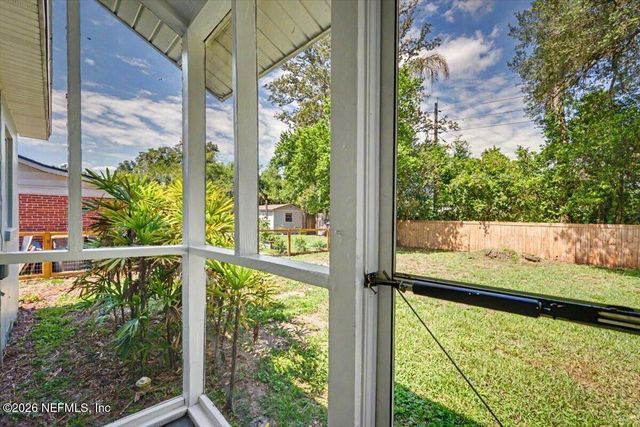 4252 PINEWOOD Avenue, Jacksonville, FL 32207