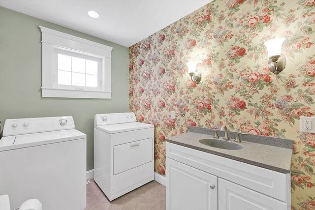 32 Spruce Street, Westfield, MA 01085