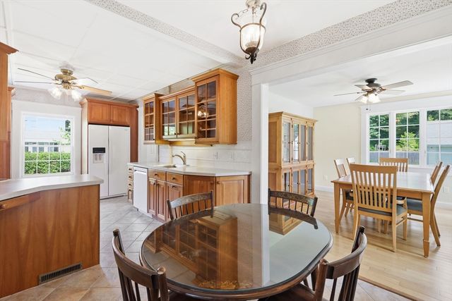 32 Spruce Street, Westfield, MA 01085