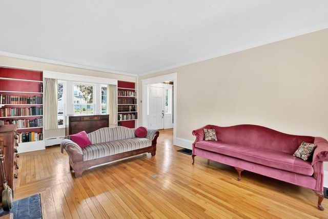 32 Spruce Street, Westfield, MA 01085