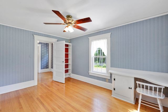32 Spruce Street, Westfield, MA 01085