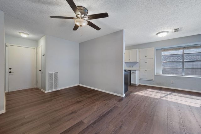 6504 Clubway LN, Austin, TX 78745