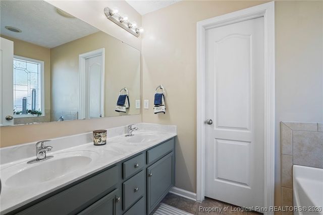 2220 Sir Michael Drive, Hope Mills, NC 28348