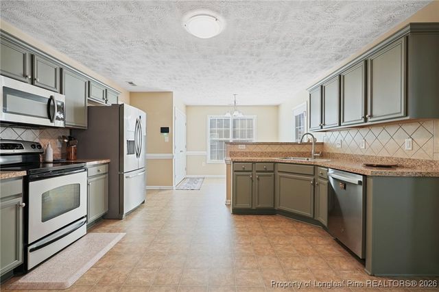 2220 Sir Michael Drive, Hope Mills, NC 28348