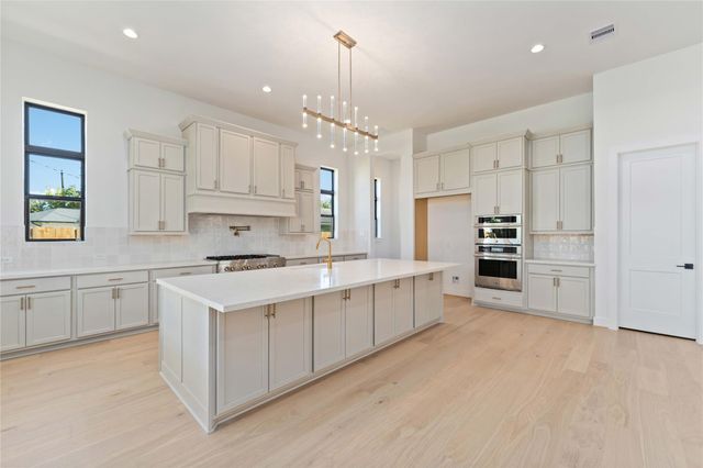 1458 Oak Tree Drive, Houston, TX 77055