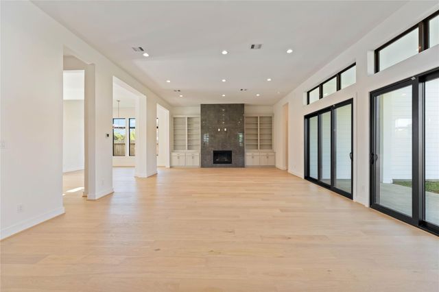 1458 Oak Tree Drive, Houston, TX 77055