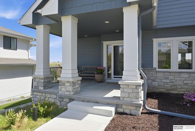 12113 Pintail Drive, Papillion, NE 68046
