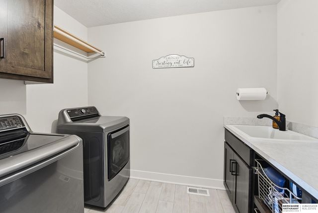 12113 Pintail Drive, Papillion, NE 68046