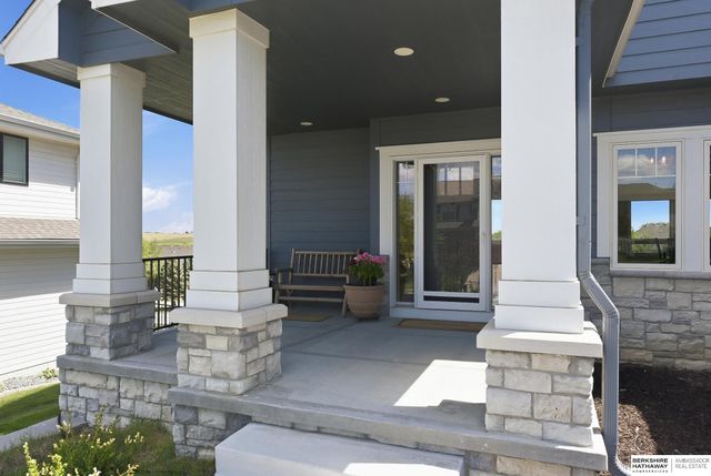 12113 Pintail Drive, Papillion, NE 68046