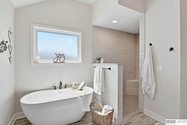 12113 Pintail Drive, Papillion, NE 68046