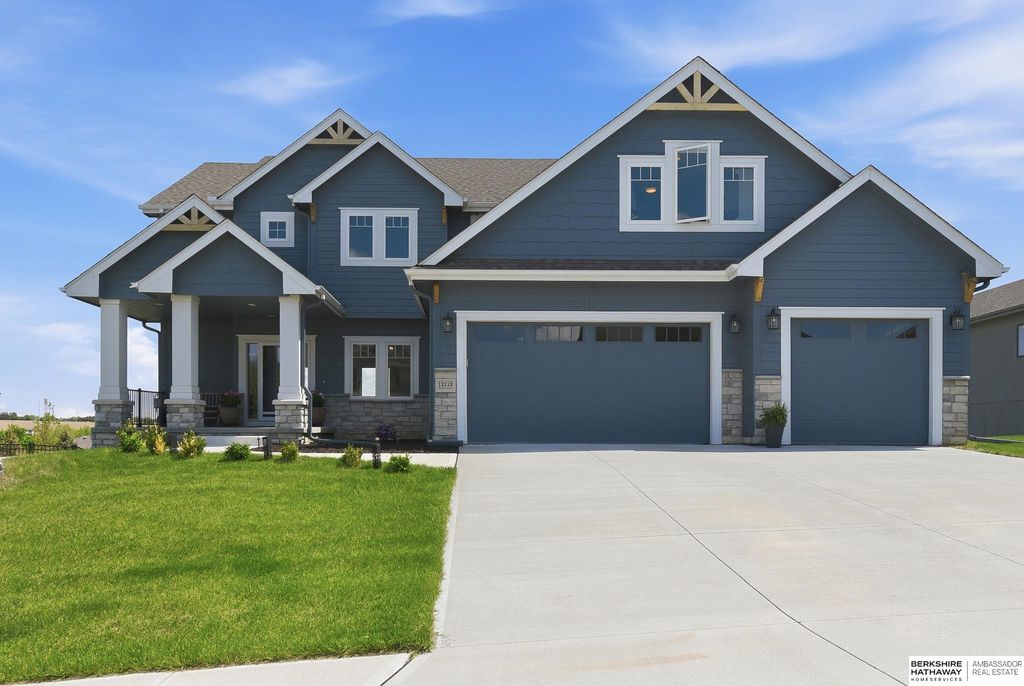 12113 Pintail Drive, Papillion, NE 68046