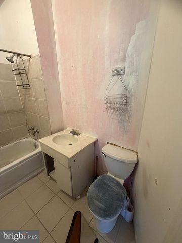 3334 H ST, Philadelphia, PA 19134