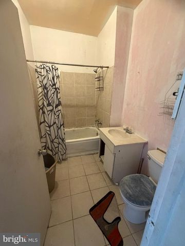 3334 H ST, Philadelphia, PA 19134