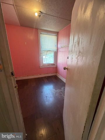 3334 H ST, Philadelphia, PA 19134