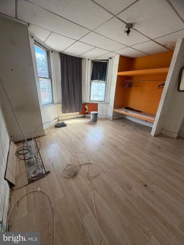 3334 H ST, Philadelphia, PA 19134