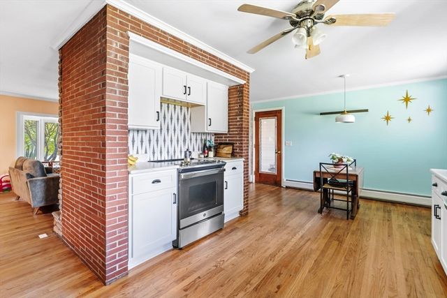 6 Valley Ln, Easthampton, MA 01027