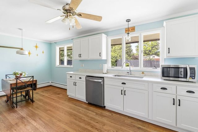 6 Valley Ln, Easthampton, MA 01027