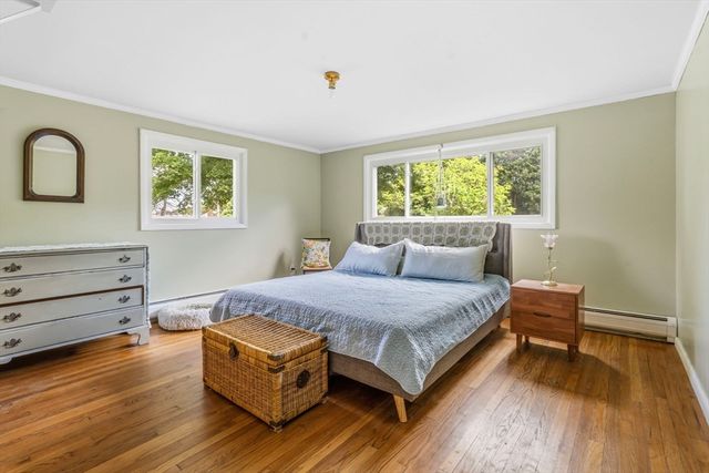 6 Valley Ln, Easthampton, MA 01027