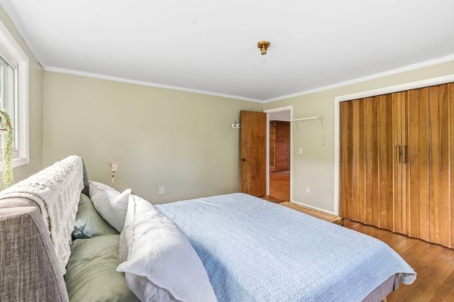 6 Valley Ln, Easthampton, MA 01027