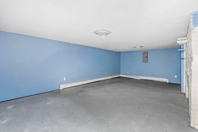 6 Valley Ln, Easthampton, MA 01027