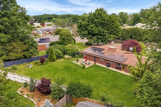 6 Valley Ln, Easthampton, MA 01027