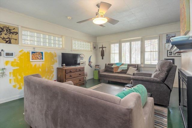 4910 COLE RD, Memphis, TN 38117