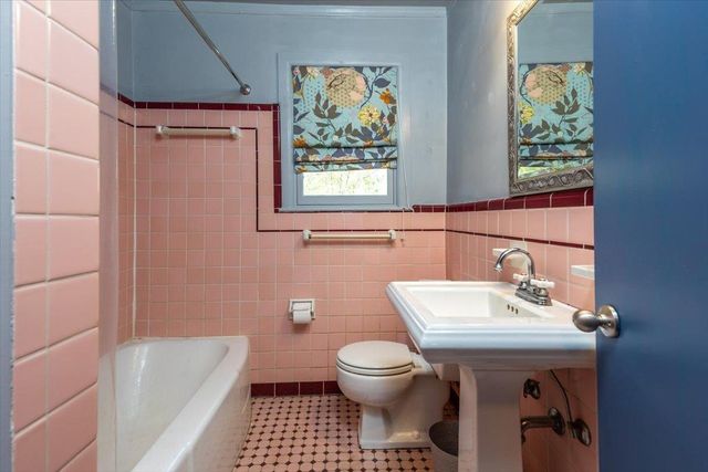 4910 COLE RD, Memphis, TN 38117