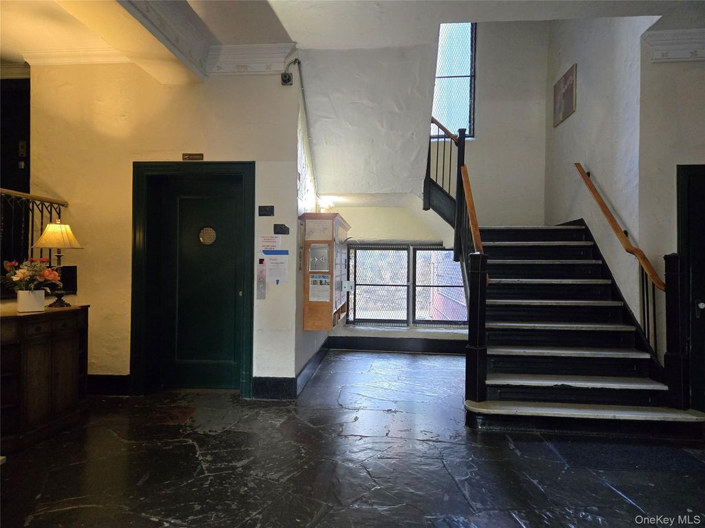 147-37 Beech Avenue 1G, Flushing, NY 11355 — photo 2