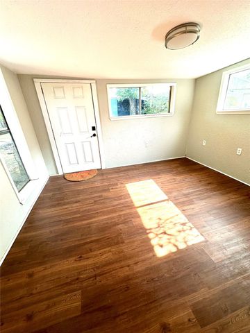 610 W Dale Street, Winters, TX 79567