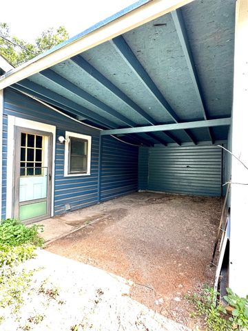 610 W Dale Street, Winters, TX 79567