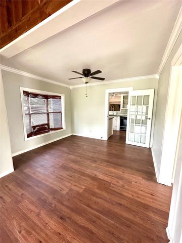 610 W Dale Street, Winters, TX 79567