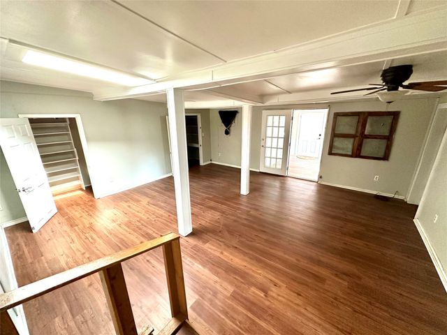 610 W Dale Street, Winters, TX 79567