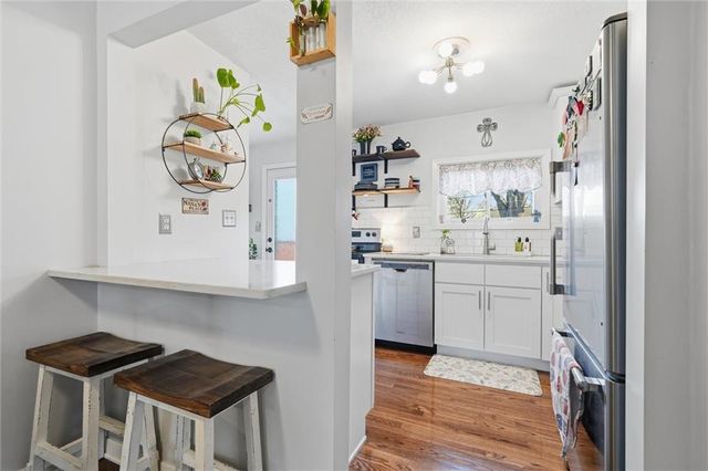 7131 Robinson Street, Overland Park, KS 66204