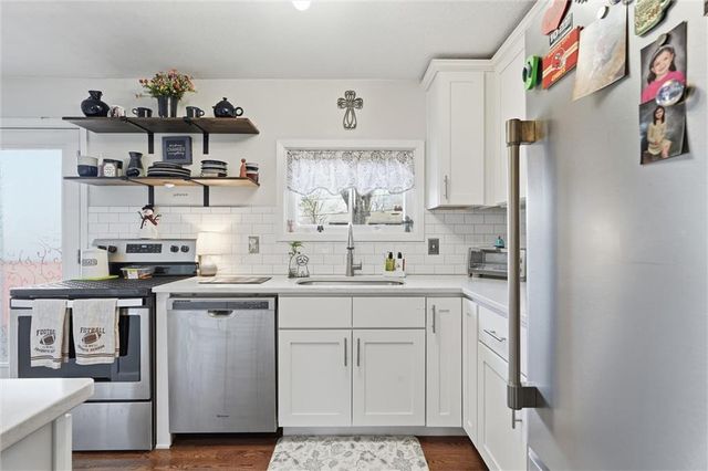 7131 Robinson Street, Overland Park, KS 66204