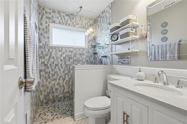 7131 Robinson Street, Overland Park, KS 66204