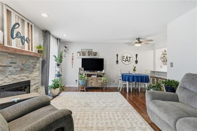 7131 Robinson Street, Overland Park, KS 66204