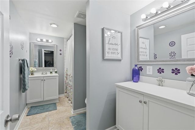 7131 Robinson Street, Overland Park, KS 66204