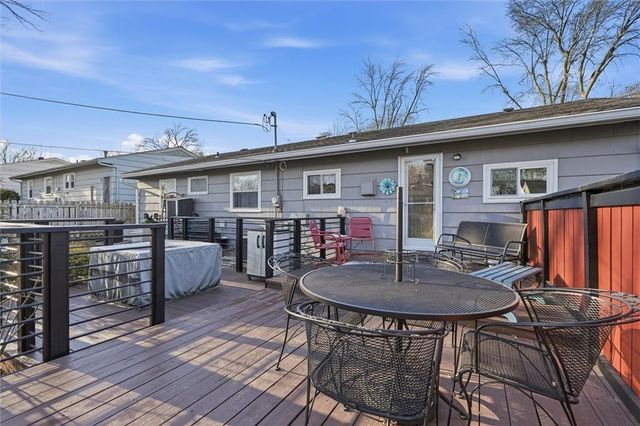 7131 Robinson Street, Overland Park, KS 66204