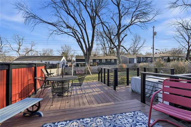 7131 Robinson Street, Overland Park, KS 66204