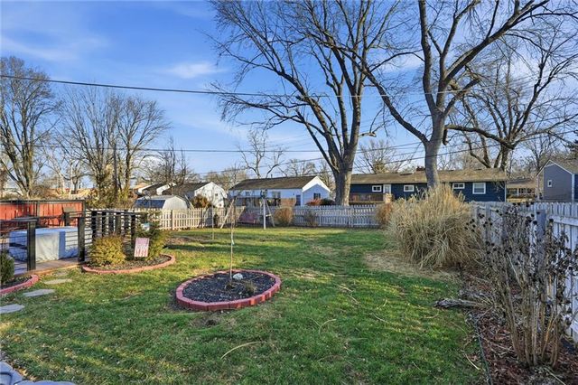 7131 Robinson Street, Overland Park, KS 66204