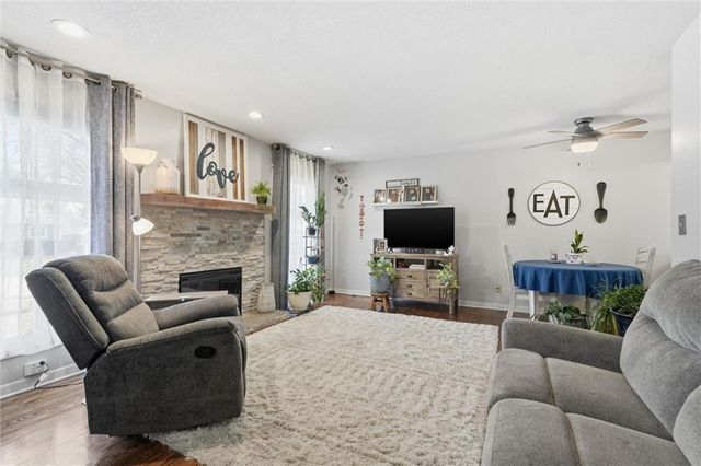 7131 Robinson Street, Overland Park, KS 66204