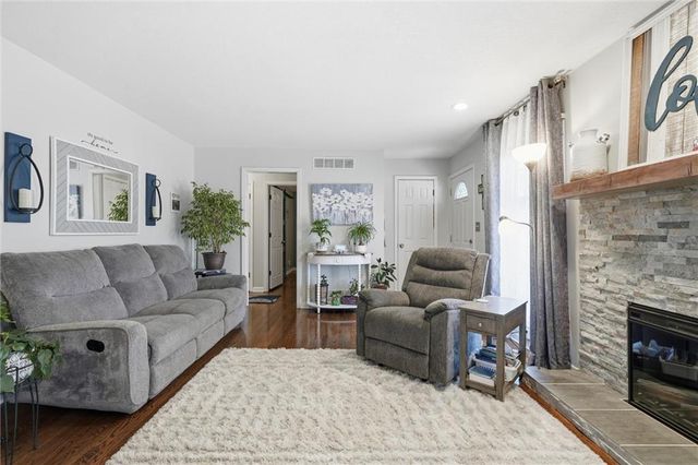 7131 Robinson Street, Overland Park, KS 66204