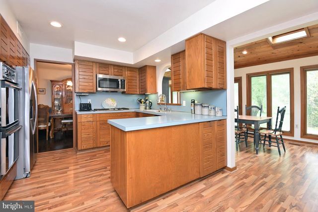 15 LANNIGAN DR, Lawrence Township, NJ 08648
