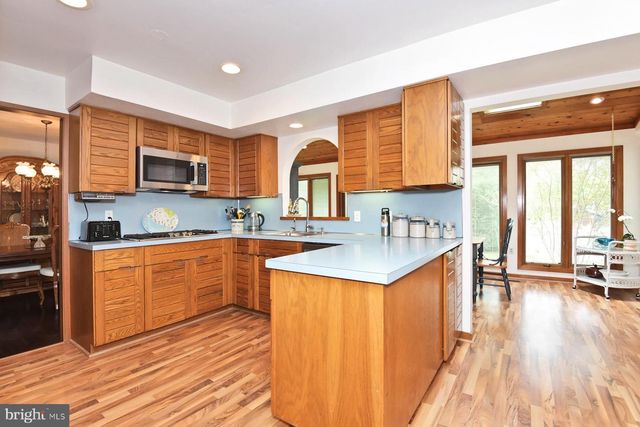 15 LANNIGAN DR, Lawrence Township, NJ 08648