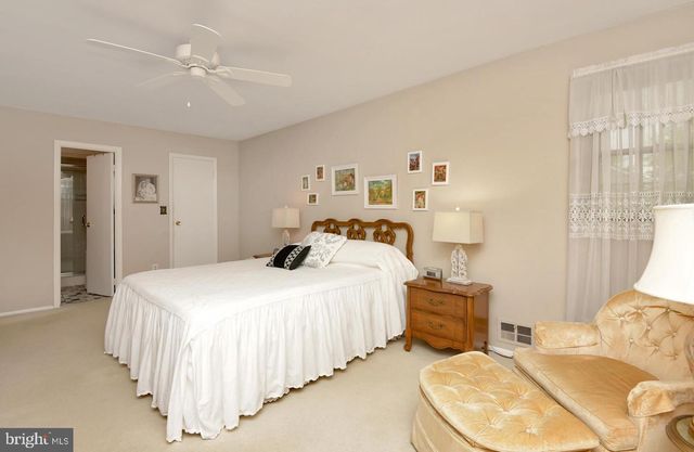 15 LANNIGAN DR, Lawrence Township, NJ 08648