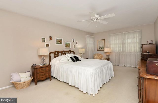 15 LANNIGAN DR, Lawrence Township, NJ 08648