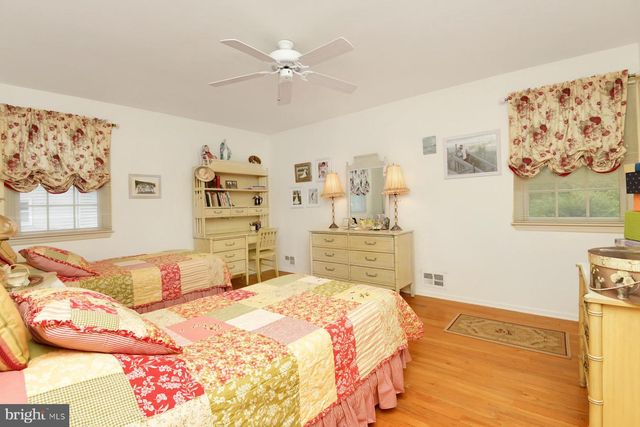 15 LANNIGAN DR, Lawrence Township, NJ 08648
