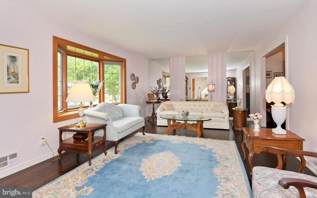 15 LANNIGAN DR, Lawrence Township, NJ 08648