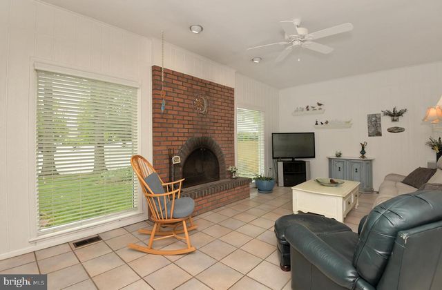 15 LANNIGAN DR, Lawrence Township, NJ 08648